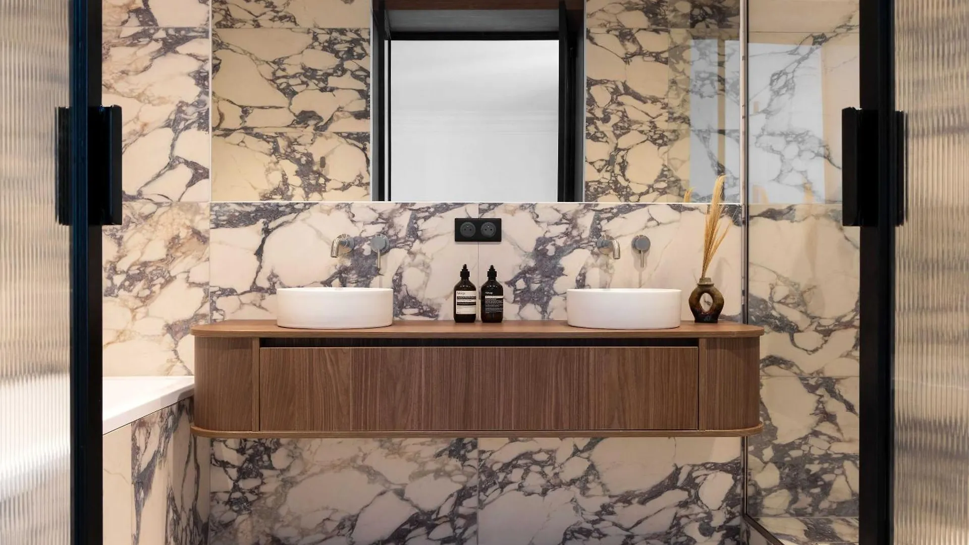 Luxury - Ac - 4br- 8p - Bastille
